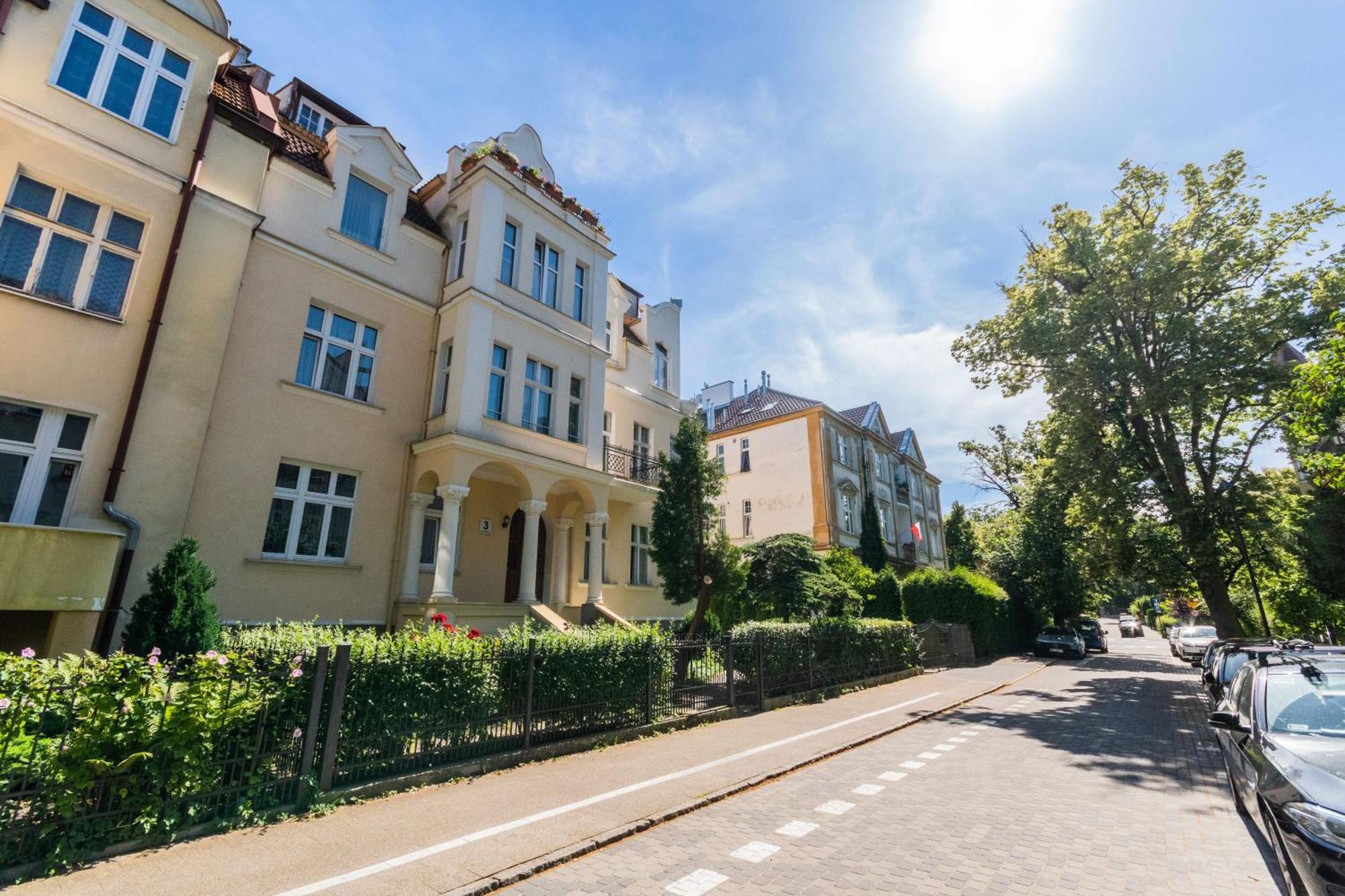 Apartament w Sopocie w przyziemiu · basement · Sopot Zewnętrze zdjęcie